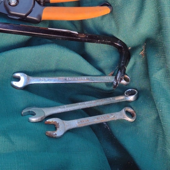 Men's Tool Lot - Picture 2 of 4